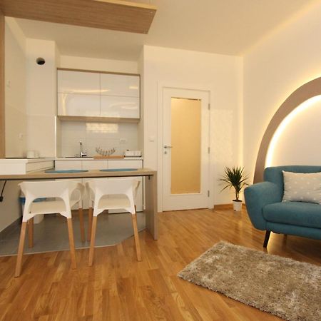 Riviera New Belgrade Apartment, Parking 5 Eur Per Day Luaran gambar