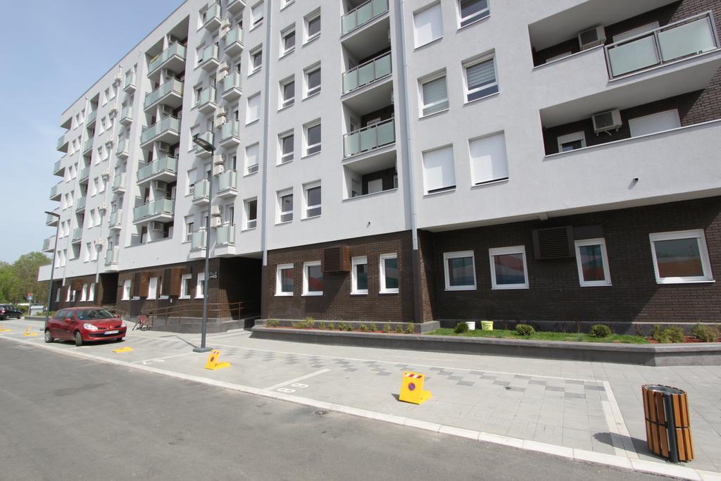 Riviera New Belgrade Apartment, Parking 5 Eur Per Day Luaran gambar